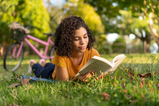 Image de l'article 4 idées de lecture pour les pros de la petite enfance à lire cet été